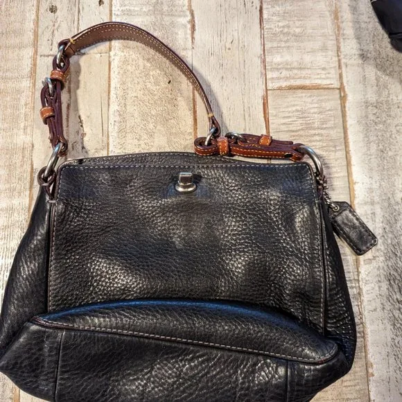 Coach Leather Purse - Picture 3 of 5